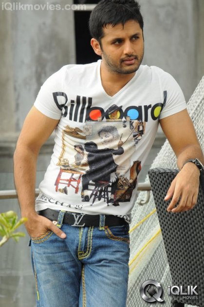 Gunde Jaari Gallanthayyinde